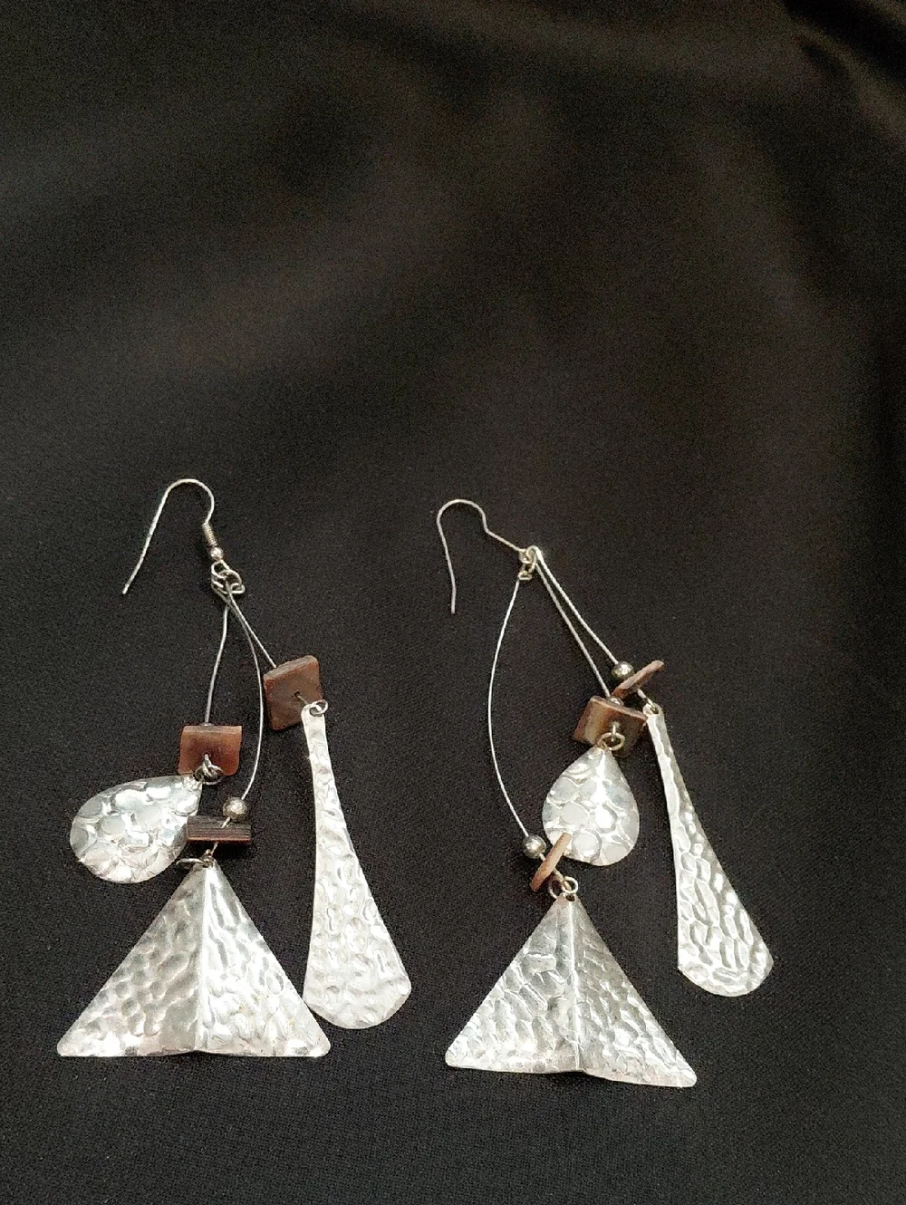 VINTAGE WIND CHIME EARRINGS - Picture 6 of 9